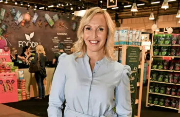 Jutta Gustafsberg kannusti naisia televisiossa penishierontaan: Sain satikutia kotona!