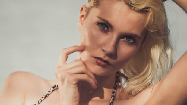 Ohhoh! Maailmankuulu pornoyhtiö kosiskelee Temptation Island -Melissaa, 19, leffojensa tähdeksi - teki jo ensimmäiset kansainväliset pornovideonsa Espanjassa! melissa