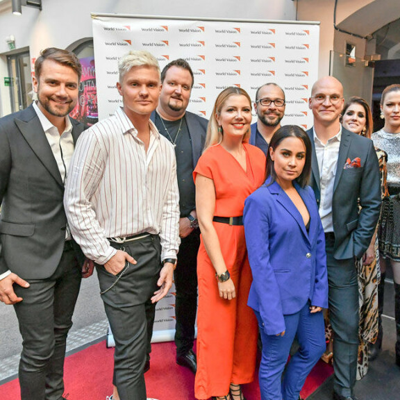 Anna nähdään muiden tähtien mukana 7.12. Nelosella esitettävässä kaksituntisessa hyväntekeväisyysshow’ssa World Vision: Riku ja ystävät. Anna nähdään muiden tähtien mukana 7.12. Nelosella esitettävässä kaksituntisessa hyväntekeväisyysshow’ssa World Vision: Riku ja ystävät.