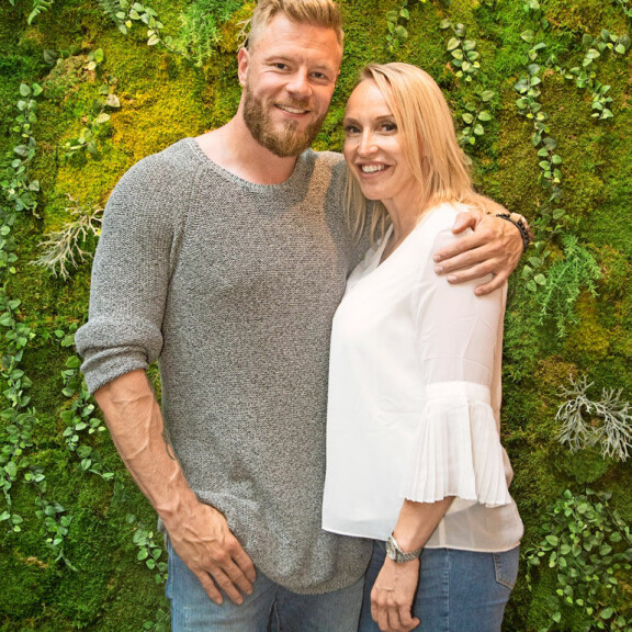 Juha Rouvinen ja Jutta Gustafsberg avioituivat elokuussa Italiassa. Juha Rouvinen ja Jutta Gustafsberg avioituivat elokuussa Italiassa.