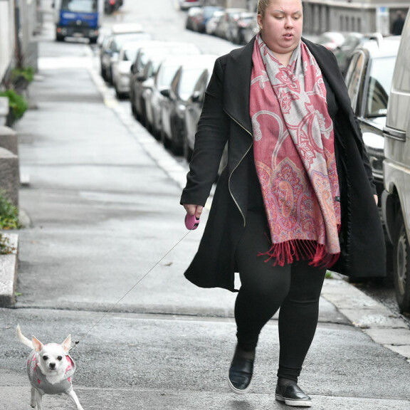 Tuoreet paparazzikuvat Henna Kalinaisesta lenkillä - sai kiitosta esimerkillisestä toiminnastaan! Henna Kalinainen lenkillä