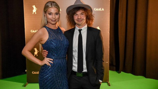 YouTubessa miljoonia katsojia kerännyt Biisonimafia siirtyy maksumuurin taakse – ”Nyt on tosipaikka!” Essi Unkuri ja Kai Rinkinen tekivät MC Helper -elokuvaa.