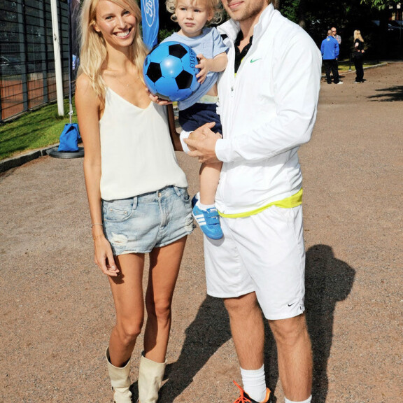 Sean vaimonsa Vilman ja 2-vuotiaan Tyson-poikansa kanssa tennisturnauksessa Kalastajatorpalla Helsingissä heinäkuussa 2014. Sean vaimonsa Vilman ja 2-vuotiaan Tyson-poikansa kanssa tennisturnauksessa Kalastajatorpalla Helsingissä heinäkuussa 2014.