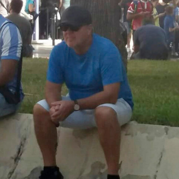 Vaikka Aarniota syytetään vakavista rikoksista, ihmiset suhtatuivat häneen positiivisesti, ja suomalaisturistit pyysivät häntä jatkuvasti yhteiskuviin. Vaikka Aarniota syytetään vakavista rikoksista, ihmiset suhtatuivat häneen positiivisesti, ja suomalaisturistit pyysivät häntä jatkuvasti yhteiskuviin.