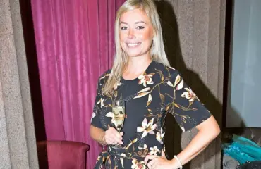 Oho, Suomen Bachelorette Jenny Helenius kävi treffeillä Ensitreffit alttarilla -komistuksen kanssa – tässä lopputulos!