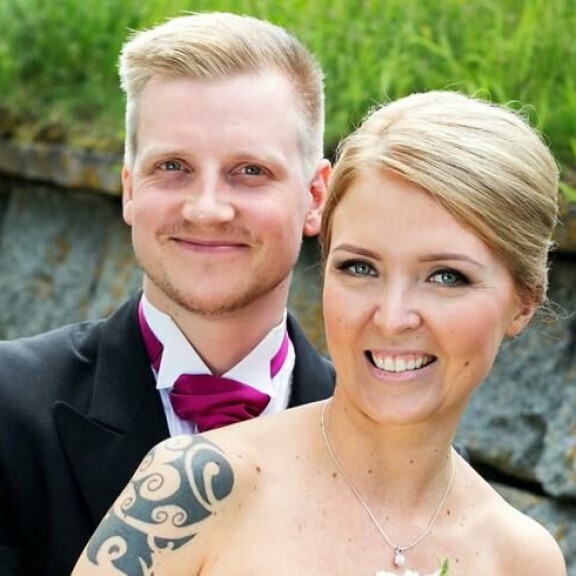 Oho, Suomen Bachelorette Jenny Helenius kävi treffeillä Ensitreffit alttarilla -komistuksen kanssa – tässä lopputulos! Ensitreffit alttarilla