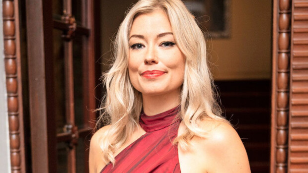 Suomen Bachelorette Jenny Helenius oli koulukiusattu! 'Olen joutunut setvimään niitä juttuja viime vuosiin asti' Jenny Helenius kärsi koulukiusaamisesta.