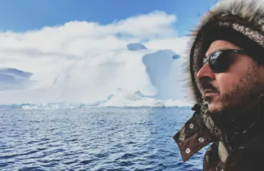 Ohhoh, Arman Alizad söi valaanlihaa Viimeinen ristiretki -ohjelman kuvauksissa: ”Se oli kuin pyöränkumia!”