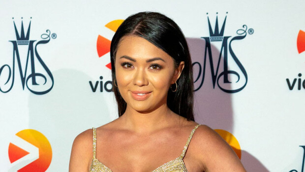 Shirly Karvinen saapui tyrmäävän näköisenä Miss Suomi -finaaliin – paljasti omat Love Island -suosikkinsa: Jos tilanne olisi toinen, voisin osallistua sarjaan sinkkuna! Shirly