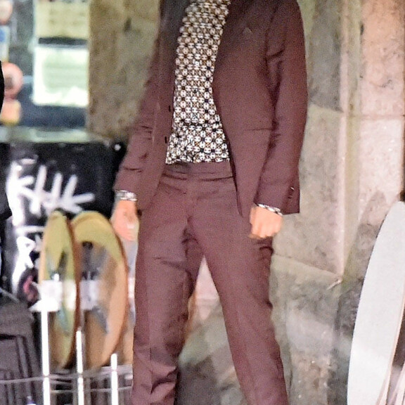 Roope horjahteli terassilla lähtiessään baarista. Roope horjahteli terassilla lähtiessään baarista.