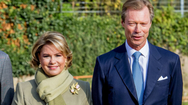Oho! Luxemburgin suurherttuapari avasi kotinsa ovet taviksille – kuva! Luxemburgin suurherttua Henri ja suurherttuatar Maria Teresa