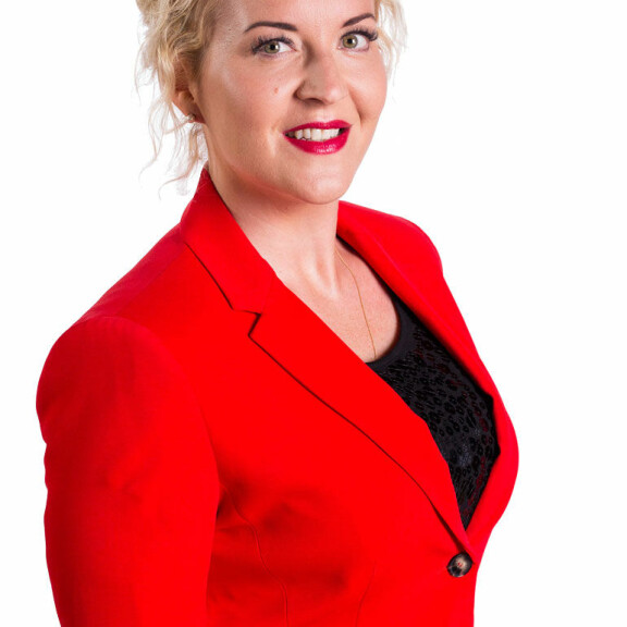 Seiska selvitti Diili-kilpailijoiden taustat: Melissa on opiskellut näyttelijäksi, Janne rentoutuu dj-keikoilla - kuvat! Anina Luoma