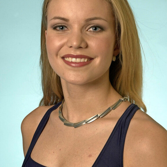 Hennan Hanna-sisko on vuoden 2001 Miss Suomi -kisan toinen perintöprinsessa. Hennan Hanna-sisko on vuoden 2001 Miss Suomi -kisan toinen perintöprinsessa.