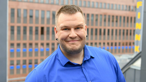 Putous-tähti Mikko Penttilä oudosta juorusta: Se on joku muu! MIkko Penttilä tähdittää Putousta.