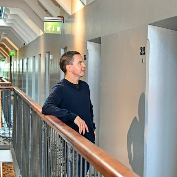 Ruotsinsuomalainen Janne muutti pysyvästi Suomeen elokuussa 1999. Ensimmäisenä osoitteena oli Katajanokan vankilan matkaselli. Siitä on sittemmin tehty hotellihuone. Ruotsinsuomalainen Janne muutti pysyvästi Suomeen elokuussa 1999. Ensimmäisenä osoitteena oli Katajanokan vankilan matkaselli. Siitä on sittemmin tehty hotellihuone.