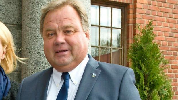 Valmentajalegenda Hannu Jortikalla kostea baari-ilta Espanjassa – haukkui Oulun Kärpät! Hannu Jortikka viihtyy Espanjassa.
