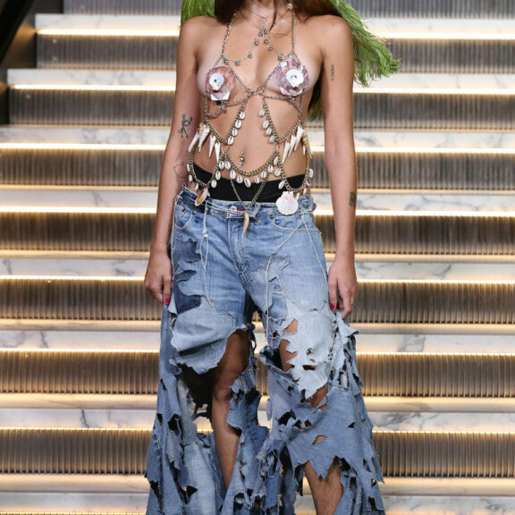 Madonnan Lourdes-tytär keräsi katseita New Yorkin muotiviikolla – huh, miten seksikäs tyyli! Lourdes Leon