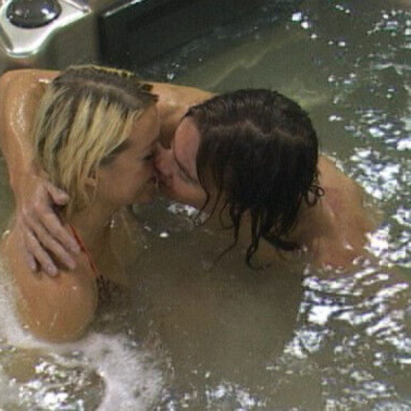 Suutelematta Big Brother -talossa seksiä harrastanut Tero tavoittelee Bachelorette-Jennyn sydäntä - muhinoi myös Henna Kalinaisen kanssa! Katso kuvat! bb-tero