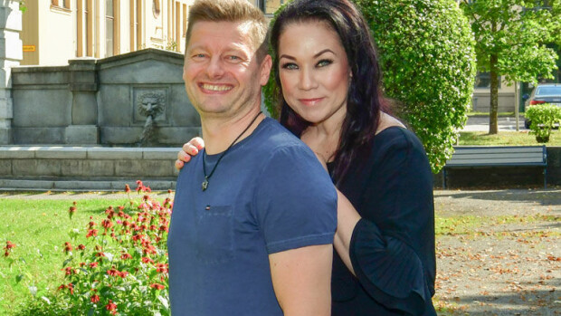 Aviokriisin selättänyt tangopari Tiina Räsänen ja Petri Hervanto: Yritimme elää kuin normaalit perheet! Petri Hervanto ja Tiina Räsänen ovat toista kertaa naimisissa.