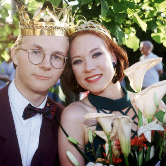 Tiina Räsänen valittiin tangokuningattareksi vuonna 1994 hänen ollessa vasta 18-vuotias. Nuori Sauli Lehtonen oli vuoden tangokuningas. Tiina Räsänen valittiin tangokuningattareksi vuonna 1994 hänen ollessa vasta 18-vuotias. Nuori Sauli Lehtonen oli vuoden tangokuningas.