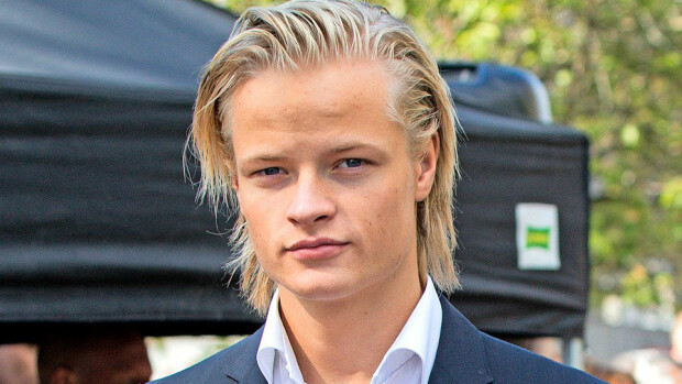 Kruununprinsessa Mette-Maritin julkisuutta kaihtava Marius-poika esitteli Playboyssa poseeranneen Juliane-rakkaansa Voguessa! Marius Borg Höiby