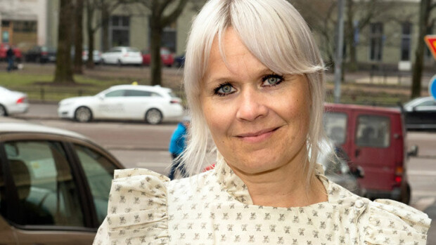 Mikä pari! Paola Suhonen esitteli muikean muusikkorakkaansa – yhteiskuva! Paola Suhonen toi miehensä Red Carpet -festivaalille.