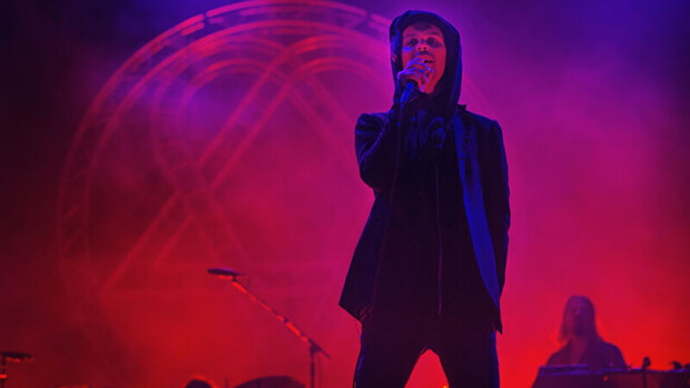 Ville Valo palaa keikkalavoille – HIM-supertähdestä tulee Agents-laulaja! ville valo