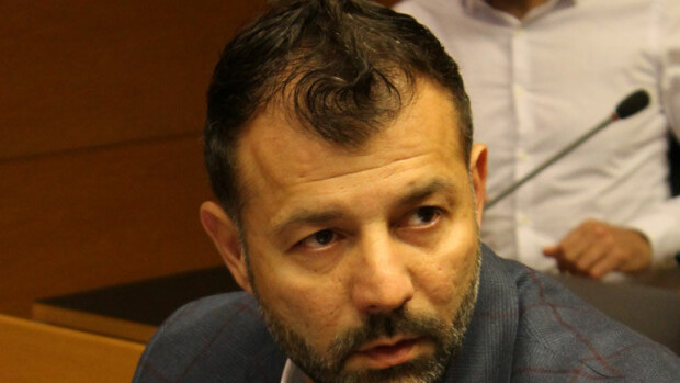 Lelusalakuljettaja kiistää suurimman osan syytteistä: Vetoaa ulkomaalaistaustaan ja tietämättömyyteen Rami Adham