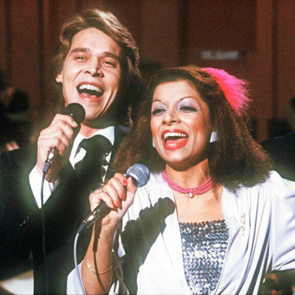 Markku Aro ja Nisa Soraya osallistuivat Euroviisujen Suomen karsintaan vuonna 1981. Markku Aro ja Nisa Soraya osallistuivat Euroviisujen Suomen karsintaan vuonna 1981.
