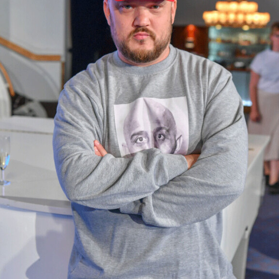 Teflon Brothersista tutulle Pyhimykselle eli Mikko Kuoppalalle, 36, povataan menestystä tulevalle Vain elämää -tuotantokaudelle. Teflon Brothersista tutusta Pyhimyksestä eli Mikko Kuoppalasta, 36, povataan tulevan Vain elämää -tuotantokauden tähteä.