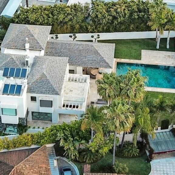 Sofian ja Nikon kotitalo Marbellassa sijaitsee arvostetulla ja rauhallisella asuinalueella. Nikon talo