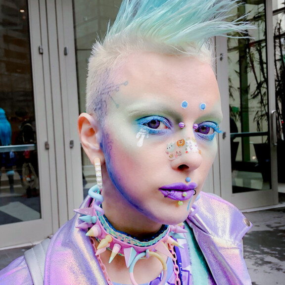 Jareth syntyi tyttönä - korjasi aikuisena sukupuolensa ja pitää nyt itseään alienina! Alien