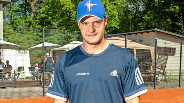 Tänne Aleksander Barkov toi superkauniin Julia-rakkaansa: NHL-tähdellä hulppea hirsihuvila Kangasalla, pihatyöt pahasti kesken – kuva! Aleksander Barkovin mökin pihatyöt ovat edelleen kesken.