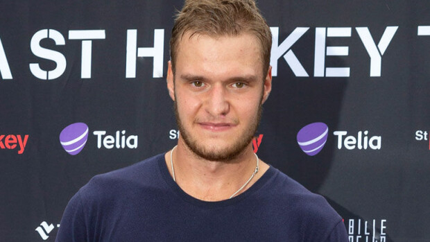 Uusi rakas on superkaunis Julia: Aleksander Barkov toi kultansa näytille Suomeen - näin hän kommentoi suhdetta! Aleksander Barkov