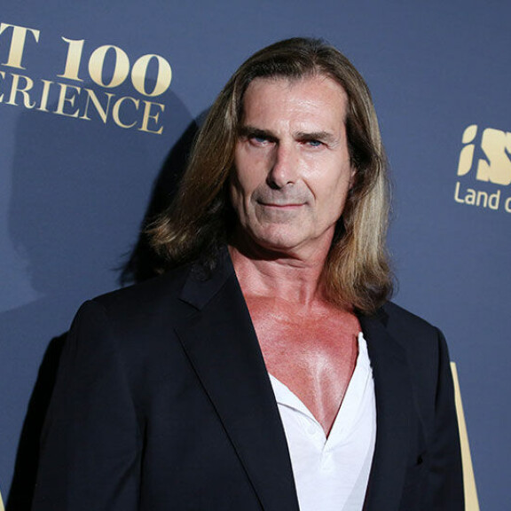 Oho, tältä 90-luvun legendaarinen fitness-Fabio näyttää nyt: 59-vuotias seksisymboli vilautteli kuuluisia rintalihaksiaan miesten lehden bileissä - kuva! fabio