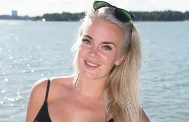 Parikymppinen insinööri murjaisi baaritiskillä Rosanna Kuljulle todellisen törkykommentin: ”Etkö löytänyt parempaa kuin tällaisen p*skaduunin?!”