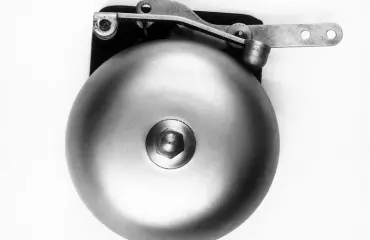 "Naapuri helvetistä" asensi hälyttimen, jonka vain lapset kuulevat!