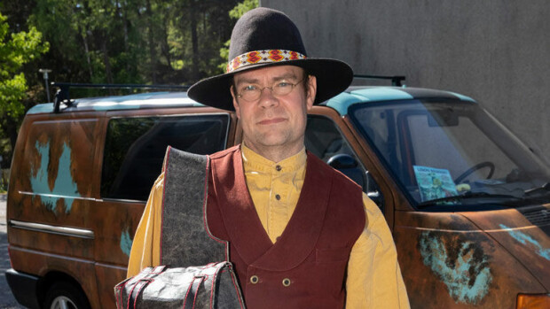 Turkulainen Mauri hurahti villiin länteen! Perheenisä pukeutuu cowboyksi – ”Minulta lähti lapasesta!” Kuvat! Mauri Kiviranta on turkulainen cowboy.