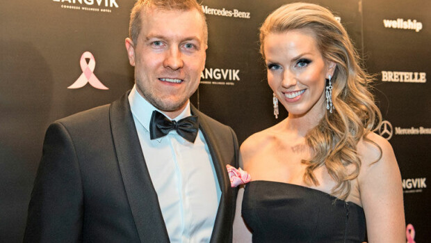 Vanha suola janottaa?! Eronneet Niklas ja Piritta Hagman poistuivat Helsingin yöstä yhtä matkaa – paljastava paparazzikuva! Niklas ja Piritta Hagman poistuivat yhtämatkaa.