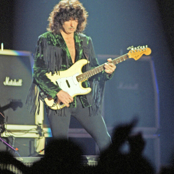 Kitaristi Ritchie Blackmore soitti viimeisen keikkansa Deep Purplen riveissä Helsingin jäähallissa marraskuussa 1993. Kitaristi Ritchie Blackmore soitti viimeisen keikkansa Deep Purplen riveissä Helsingin jäähallissa marraskuussa 1993.