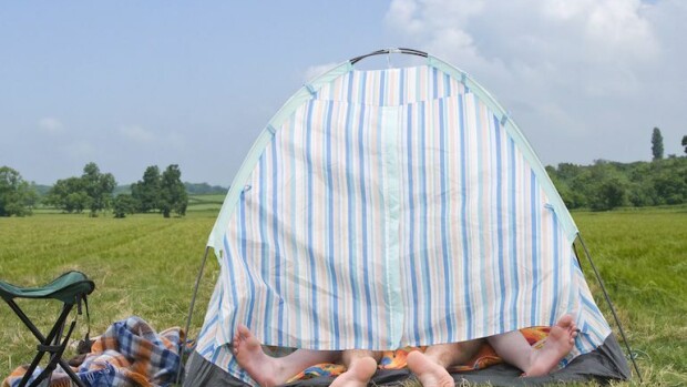 Täällä järjestetään kolmen päivän massiiviset seksibileet - Euroopan suurimman parinvaihtojuhlan tapahtumapaikka vuoti julkisuuteen! Parinvaihtoa harrastettiin viikonloppuna Malvernissa.