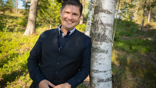 Veneilyä rakastava Leif Lindeman: ”Tuuletan aivojani järvellä!” Leif Lindeman harrastaa veneilyä.
