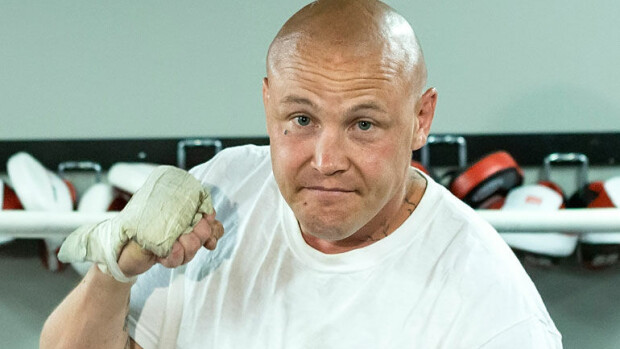 FireBody-sali antoi potkut nyrkkeilijä Juho Tolppolalle - syynä Tolppolan hyökkäävät homokommentit: 'Emme voi palkata tällaista henkilöä!' juho tolppola