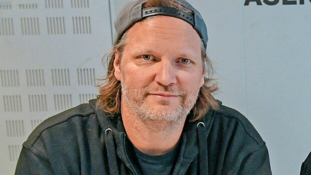 Radio Rockin juontajatähti loukkaantui pahasti skootterionnettomuudessa – katso rajut kuvat! Kim Sainio