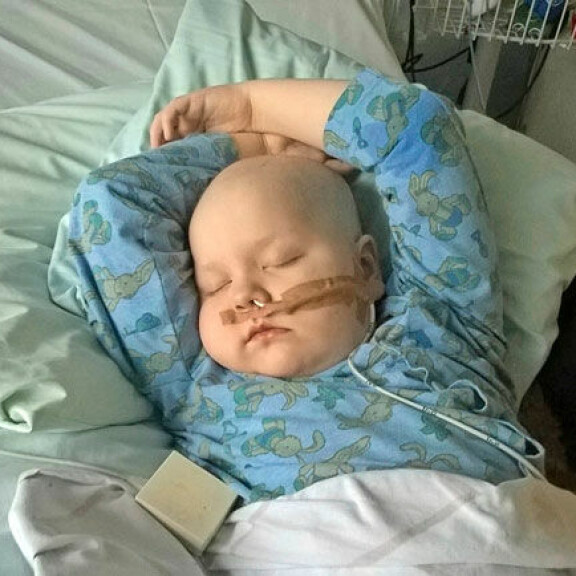 Iiris on joutunut viettämään suuren osan elämästään sairaaloissa. Iiris on joutunut viettämään suuren osan elämästään sairaaloissa.