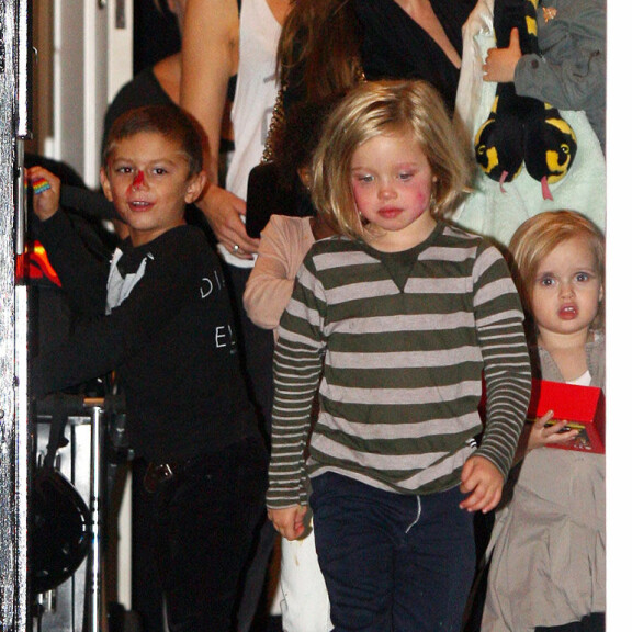 Ohhoh! Tiesitkö näistä yllättävistä julkkisystävistä? Snoop Dogg ja Martha Stewart, 76, ovat superläheisiä - 50 Cent viihtyy 72-vuotiaan Bette Midlerin kanssa! Gwen Stefani ja Angelina Jolie