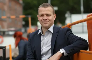 Ministeri Petteri Orpo häärää kotikeittiössä: Näin pidän kilot kurissa!