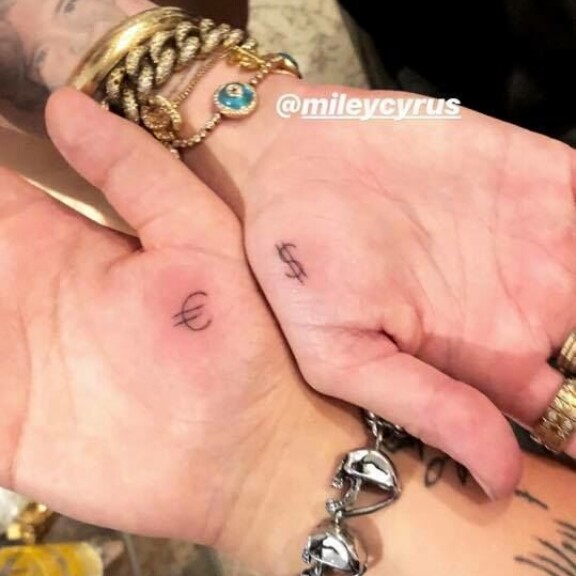 Oho, mitkä tatskat! Alma ja Miley Cyrus ikuistivat ystävyytensä kämmeniinsä: 'Rakastamme vaginoita ja rahaa' - kuvat ja video! Miley ja Alma