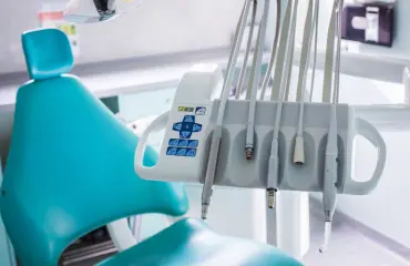 Hammaslääkärit neuvoivat miestä antamaan vähemmän suuseksiä!