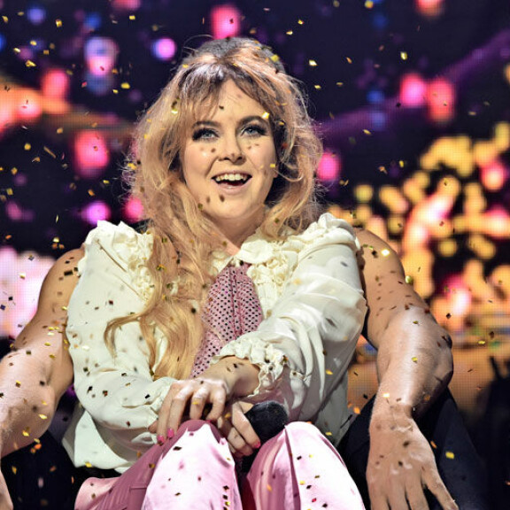 Hän on uusien Vain elämää -tähtien tulokuningas: Pyhimyksellä hirmuinen tilipussi! Ellinoora